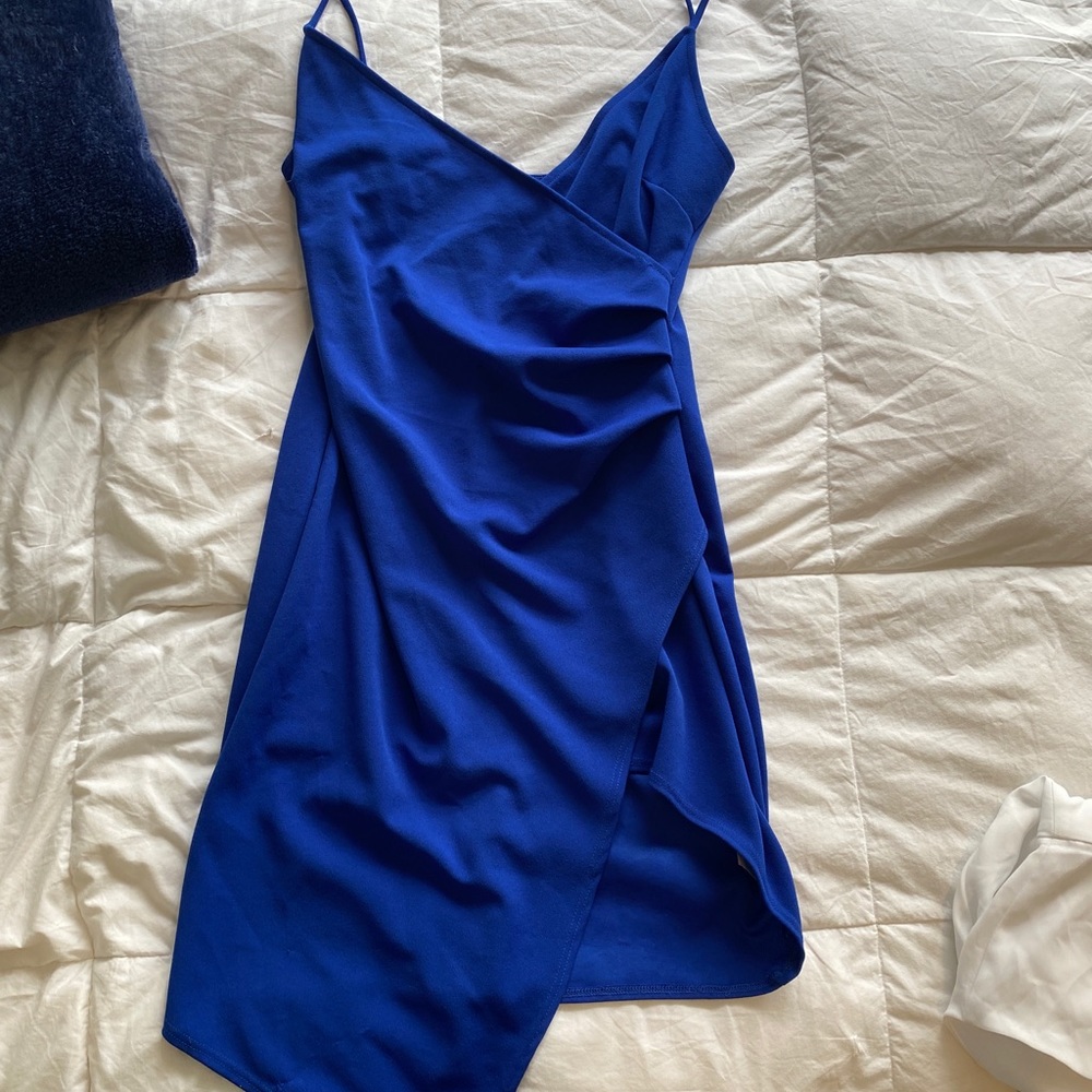 Total blue Windsor dress w a slit